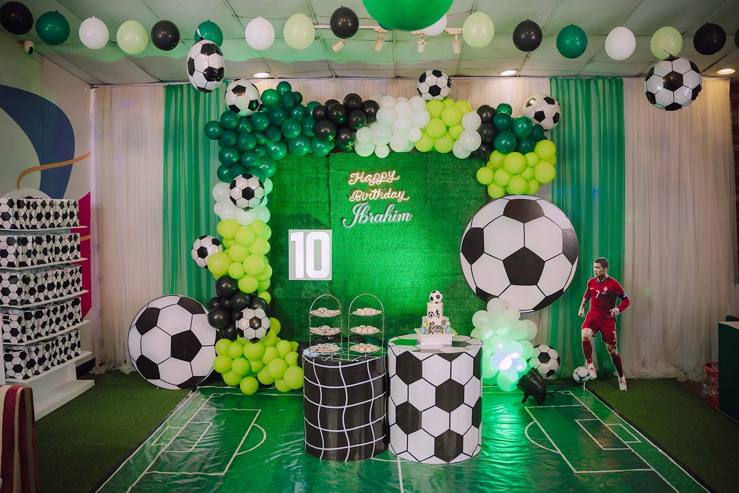 Theme Decor